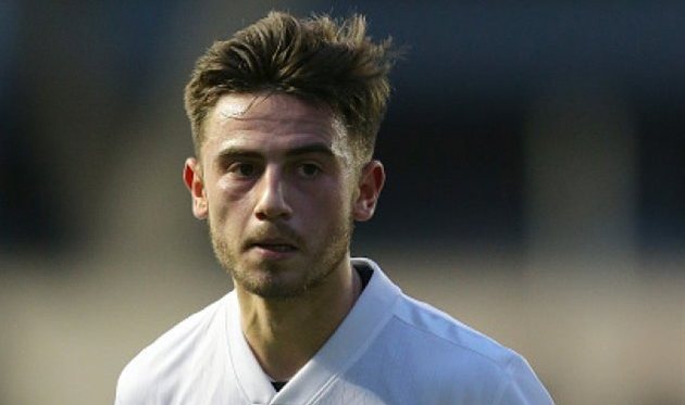 Робертс пытается подражать Месси