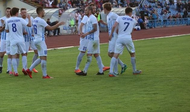 \"Десна\" уверенно обыграла \"Мариуполь\"