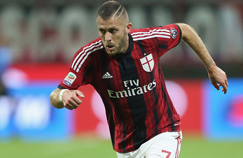 \"Монако\" нацелился на лидера \"Милана\"