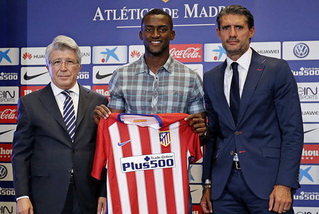 \"Атлетико\" официально презентовал Мартинеса