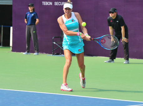 Звонарёва обыграла Ирину Бегу