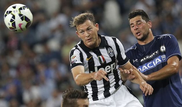 Правый бек \"Юве\" не собирается в \"ПСЖ\"