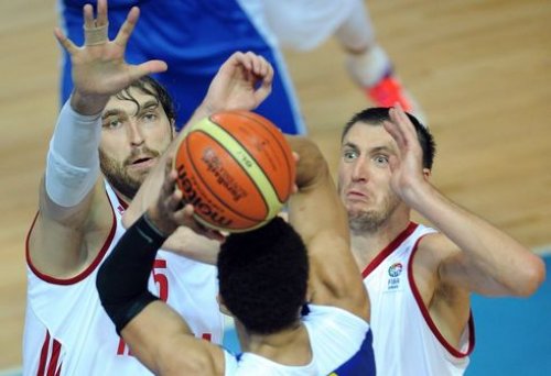 Испанцы без проблем обыграли чехов на Евробаскете