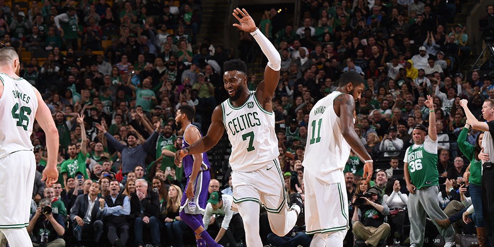 \"Бостон\" разгромно обыграл \"Сакраменто\"